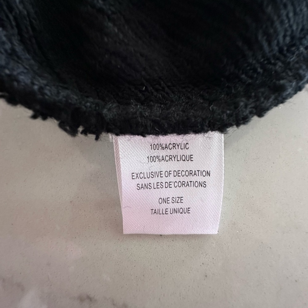 Boutique Royal & Reese Beanie Stocking Cap Toque Black Silver Metal Studs NWOTs - Picture 2 of 5